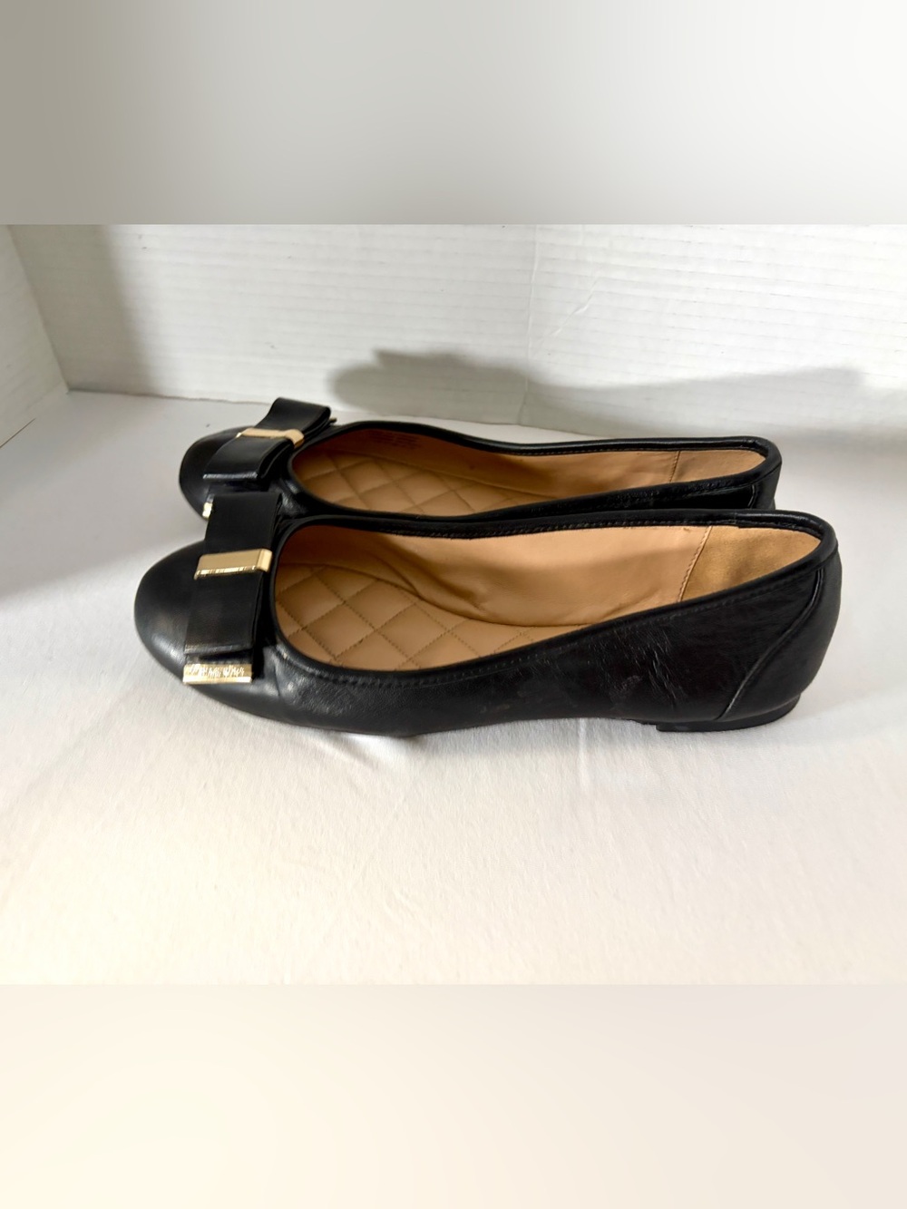 Michael Kors Kiera Black Leather Bow-Trim Gold Hardware Ballet Flats size 7.5